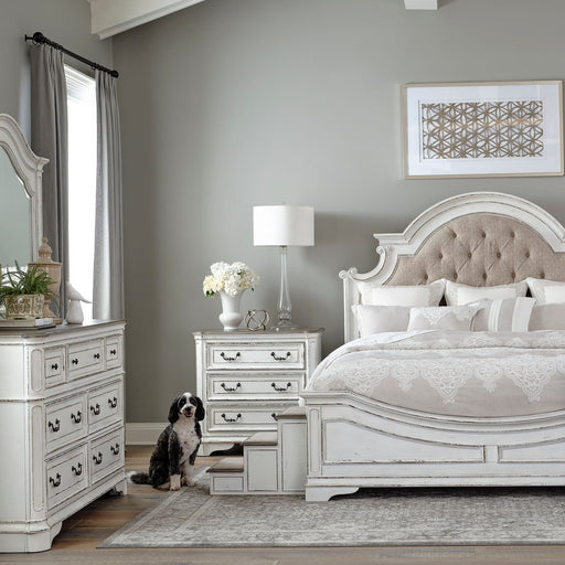 Magnolia Manor Pet Steps in Antique White - Plourde Furniture Co (Caribou, ME)