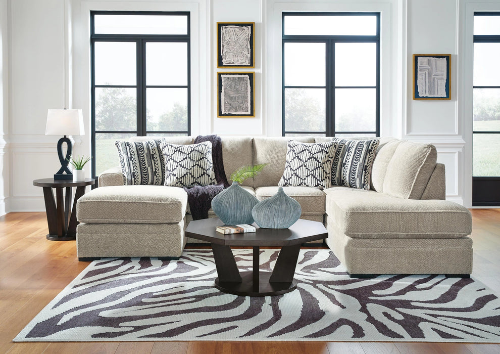 Calnita Sectional with Chaise