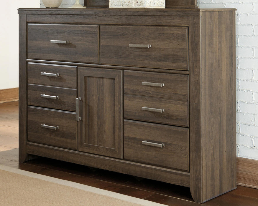 Juararo Dresser