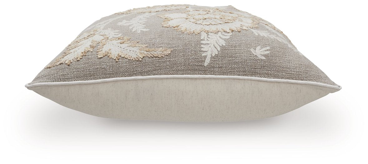 Viveka Pillow (Set of 4) - Plourde Furniture Co (Caribou, ME)