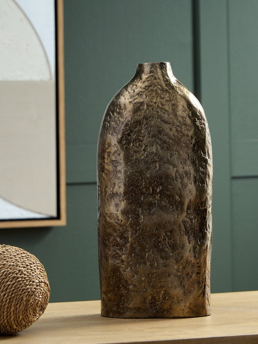 Wallmond Vase - Plourde Furniture Co (Caribou, ME)