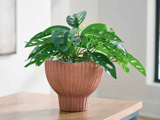 Orban Vase - Plourde Furniture Co (Caribou, ME)