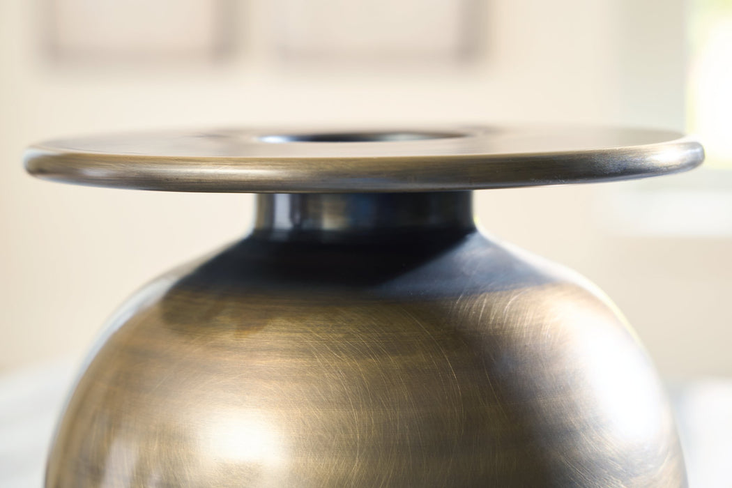 Fedorleigh Vase - Plourde Furniture Co (Caribou, ME)