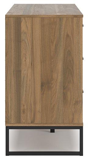 Deanlow Bedroom Package - Plourde Furniture Co (Caribou, ME)