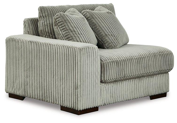 Lindyn Sectional Sofa - Plourde Furniture Co (Caribou, ME)