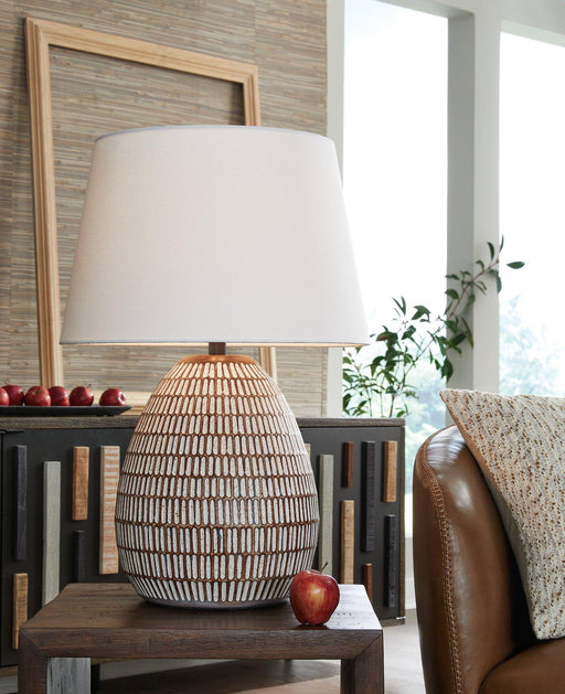 Darrich Table Lamp - Plourde Furniture Co (Caribou, ME)