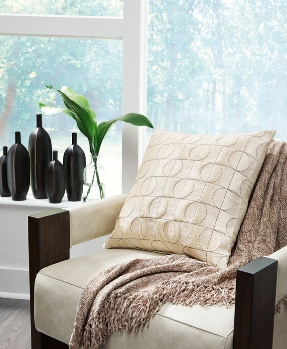 Kydner Pillow (Set of 4) - Plourde Furniture Co (Caribou, ME)