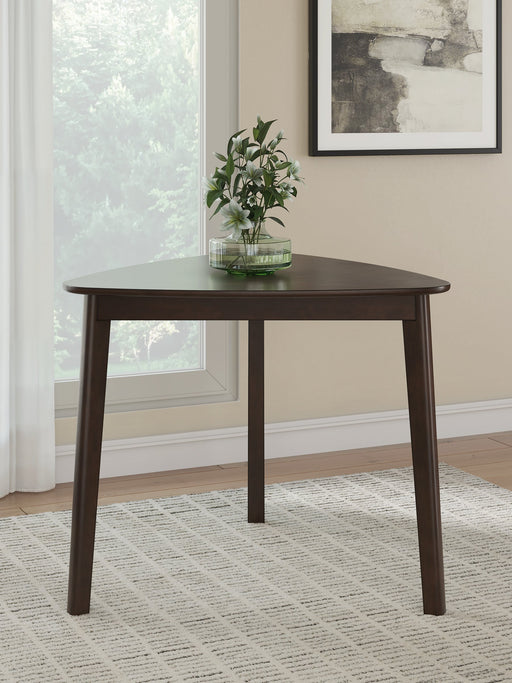 Mallenette Dining Table - Plourde Furniture Co (Caribou, ME)