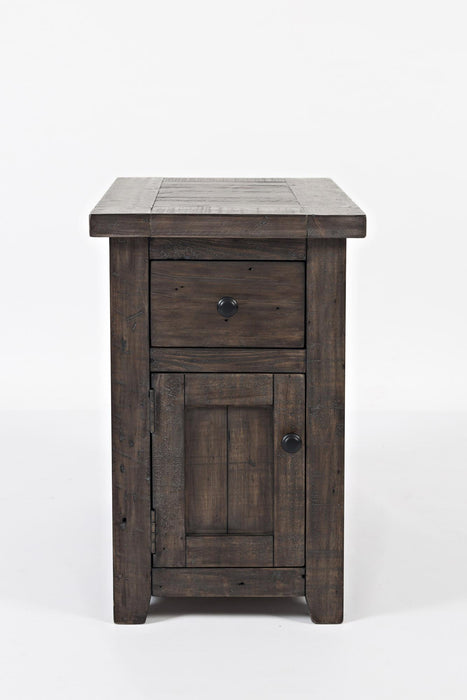 Madison County Chairside Table