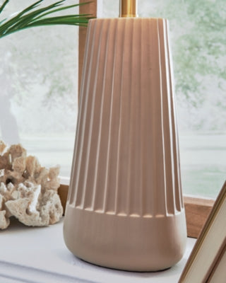 Dellner Table Lamp - Plourde Furniture Co (Caribou, ME)