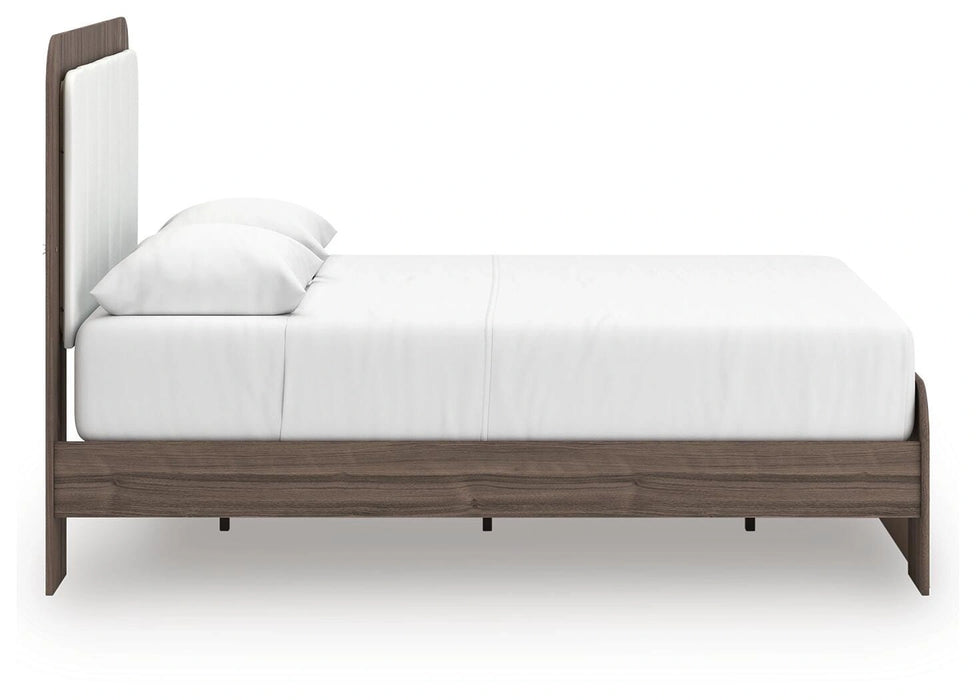 Kendanport Upholstered Bed