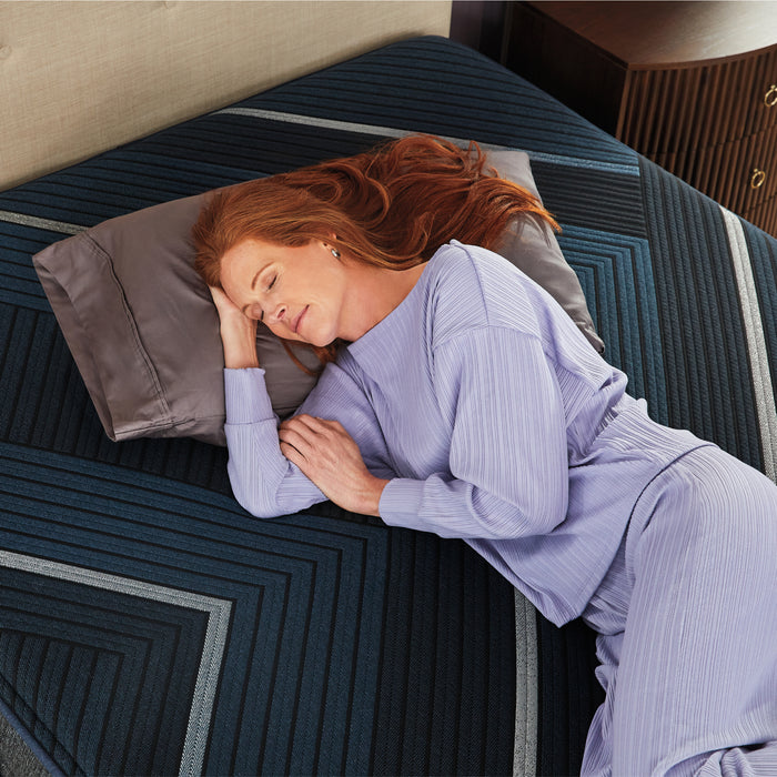 Beautyrest World Class Level Four Hybrid Medium Apex PillowTop